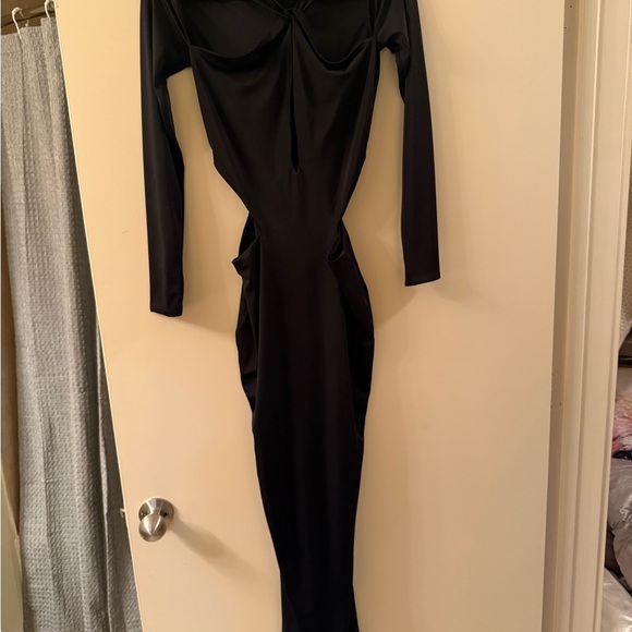 Oh Polly Premium Jersey Long Sleeve Cut Out Maxi Dress - Picture 3 of 5